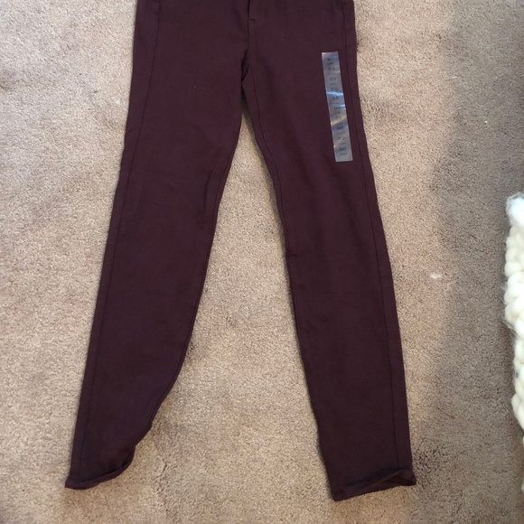 American Eagle Hi-Rise Maroon Jegging- Size 00 - Picture 2 of 3